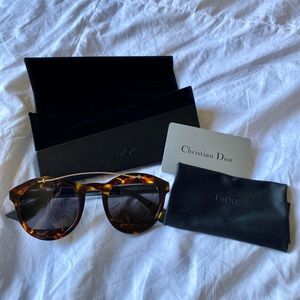 NWOT Women’s Christian Dior Tortoise Sunglasses